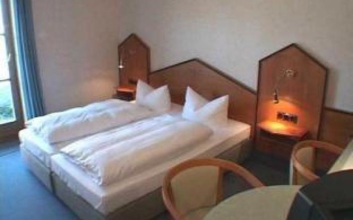 Hotel & Gasthof zum Rodelseer Schwan