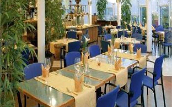 Globana Airport Hotel