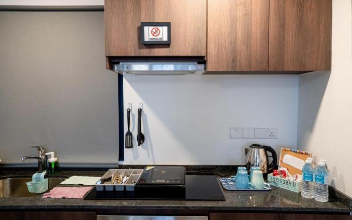 SKY VIEW Seaview Studio for 2-5pax near Gurney 143