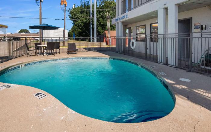 Motel 6 Irving, TX - Loop 12