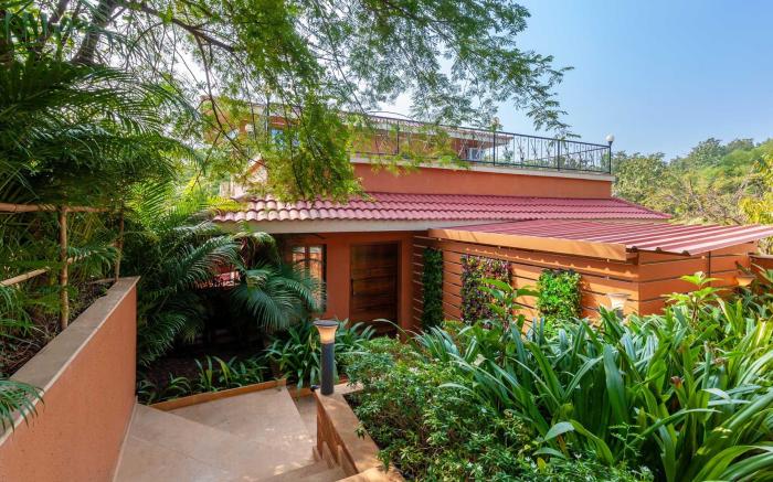 StayVista's Serene Nook - Pet-Friendly Villa with Jacuzzi & Terrace