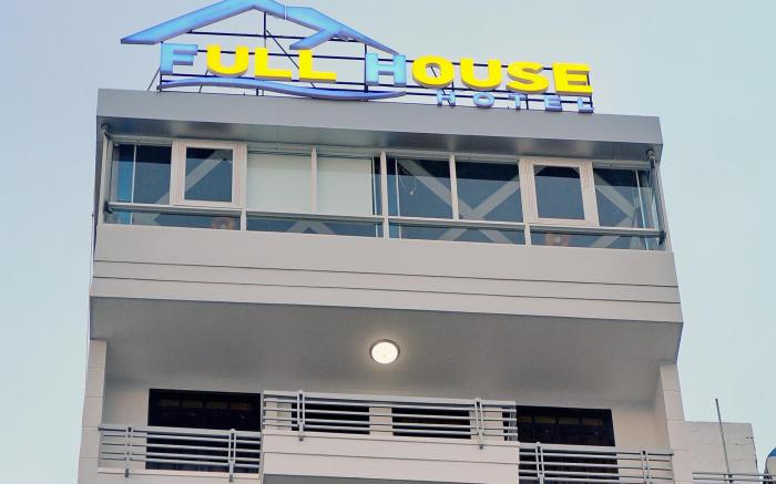 Full House Hotel
