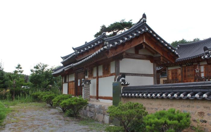 Ongye jongtaek Hanok
