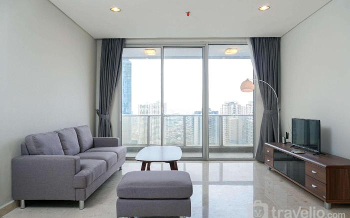 Elegant 2BR at The Empyreal Apartment By Travelio