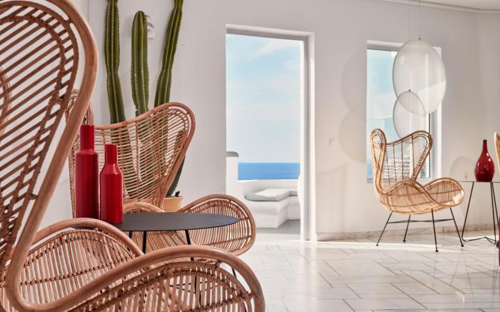 Kouros Hotel and Suites