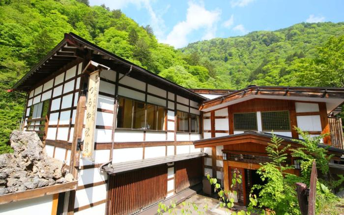 Shirahone Onsen Tsuruya Ryokan