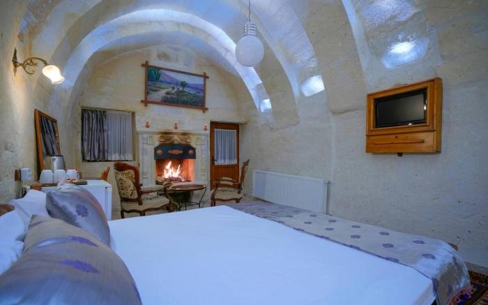 Elysee Cave House