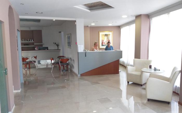 Apollo Hotel