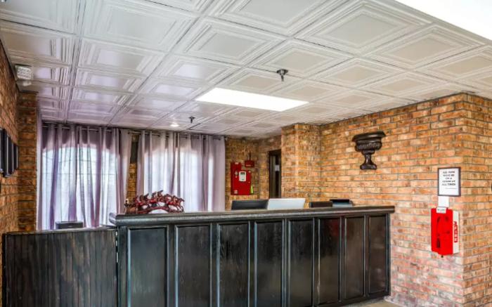 Rodeway Inn Branson, Brick House