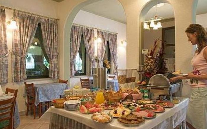 Hotel Tripic, restaurant and pizzeria