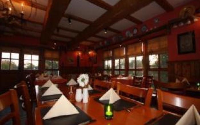 Oak Tree Inn
