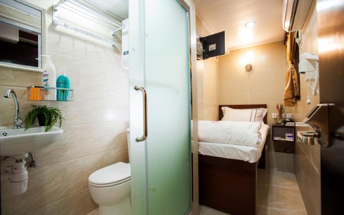 HOSTEL TST