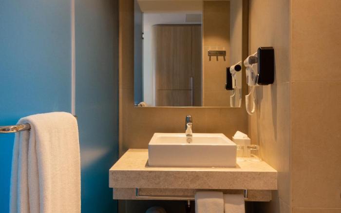 Holiday Inn Express and Suites Bengaluru Old Madras Road By IHG