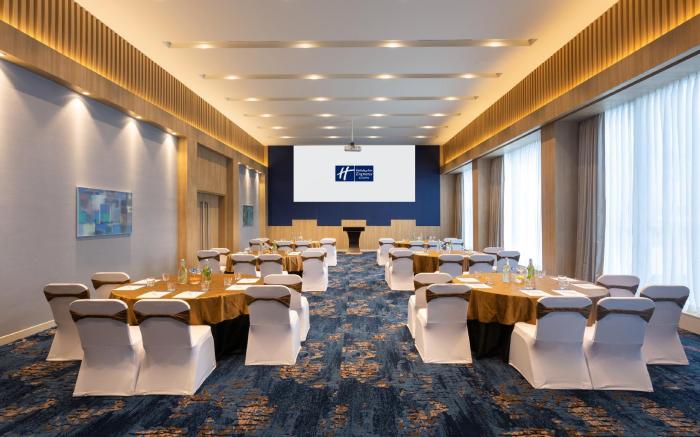 Holiday Inn Express and Suites Bengaluru Old Madras Road By IHG