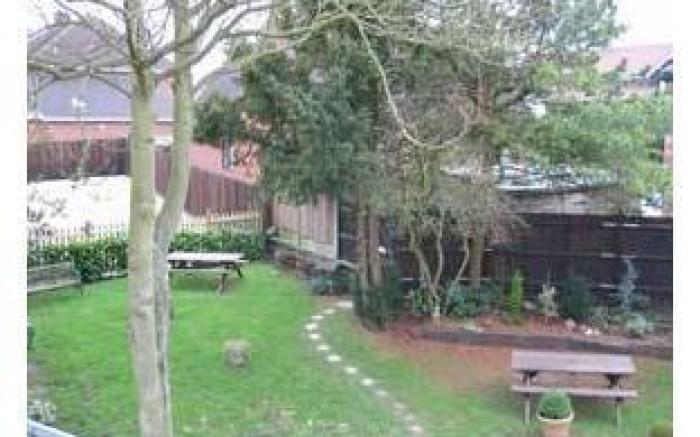 The Three Horseshoes