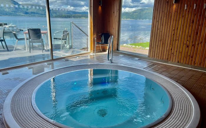 Hollytree Hotel and Swimming Pool