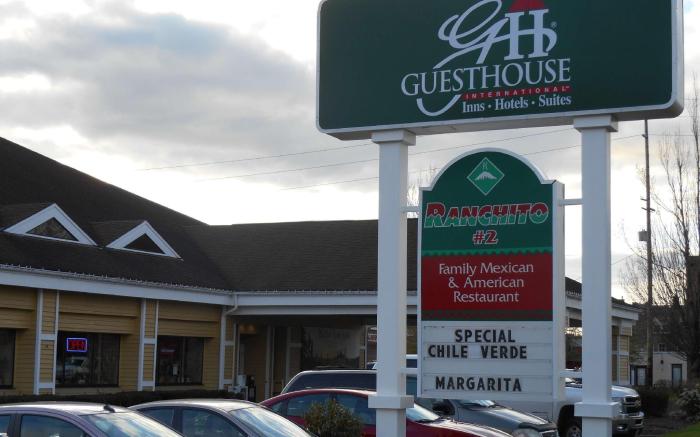 GuestHouse Inn Enumclaw