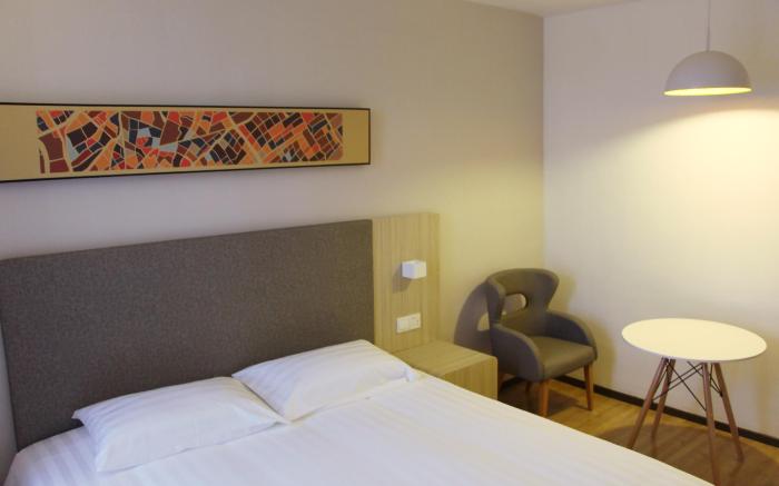 Hanting Hotel Hangzhou Xiaoshan South Railway Station