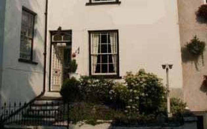 Hazeldene Guest House - with Free Offsite Health Club