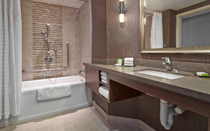DoubleTree by Hilton West Edmonton