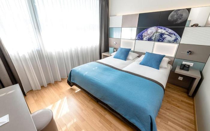 Discovery Hotel