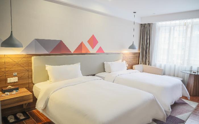 Borrman Hotel Shaoguan Century East Street Fengcai Building
