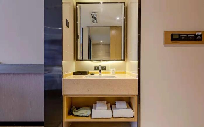 City Comfort Inn Chengdu Wenjiang Zhujiang Square Guanghua Park Metro Station