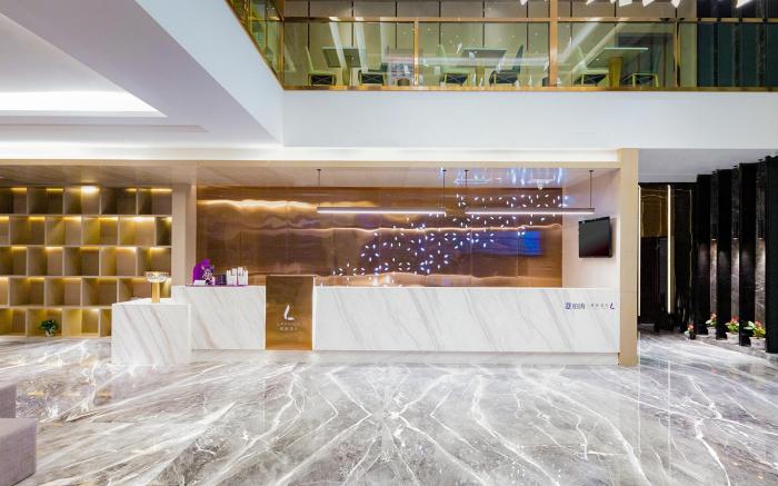 Lavande Hotel Hanshou Longyang International Square