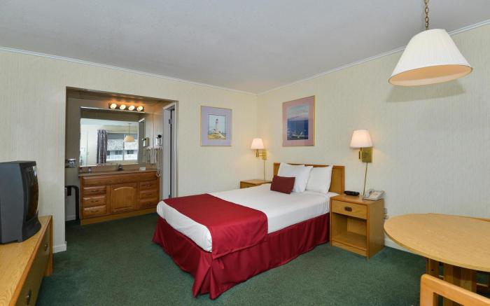 Travelodge by Wyndham Mackinaw City
