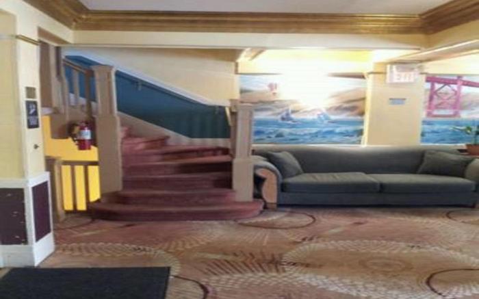Layne Hotel