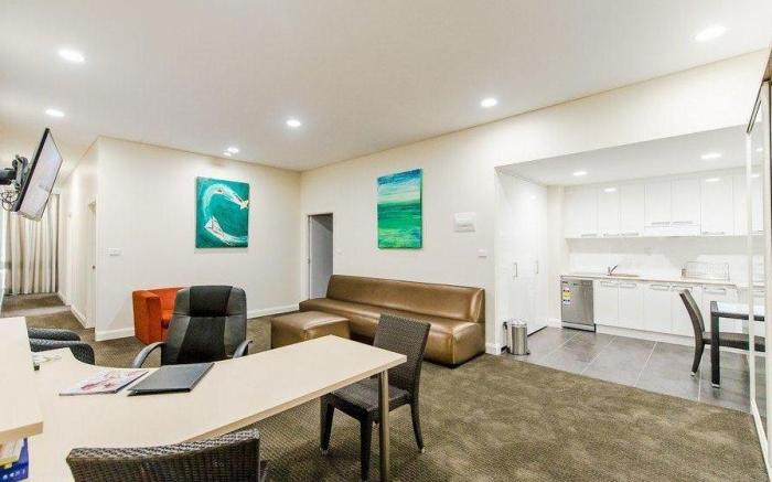 Belconnen Way Hotel & Serviced Apartments