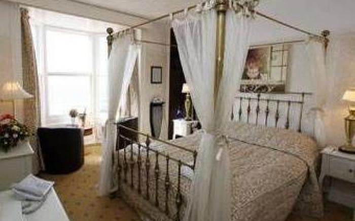 Gwesty'r Marine Hotel & Spa