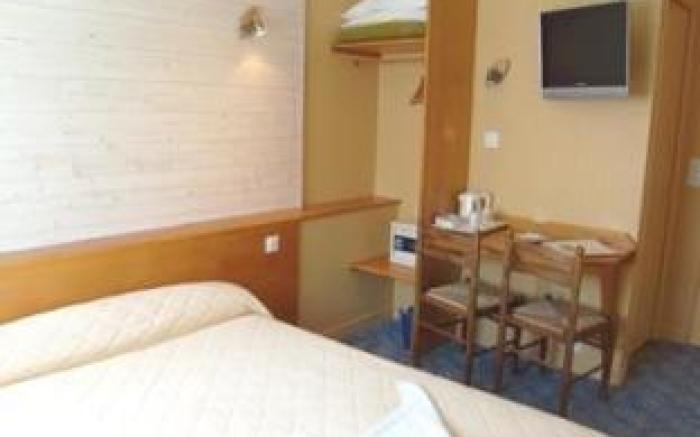 Logis Hotel La Rosiere----Situe entre BAYEUX et ARROMANCHES