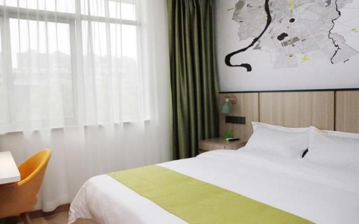 Vatica Hotel Anqing Wuyue Square Bo'ai Hospital