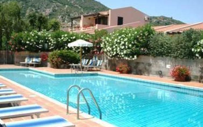 Albaruja Hotel