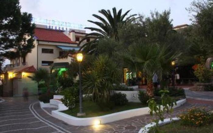 Hotel Tirreno
