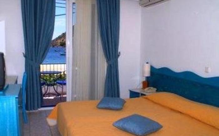 Knossos Hotel