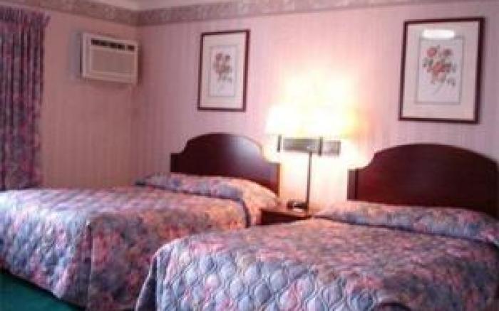 Red Carpet Inn West Springfield