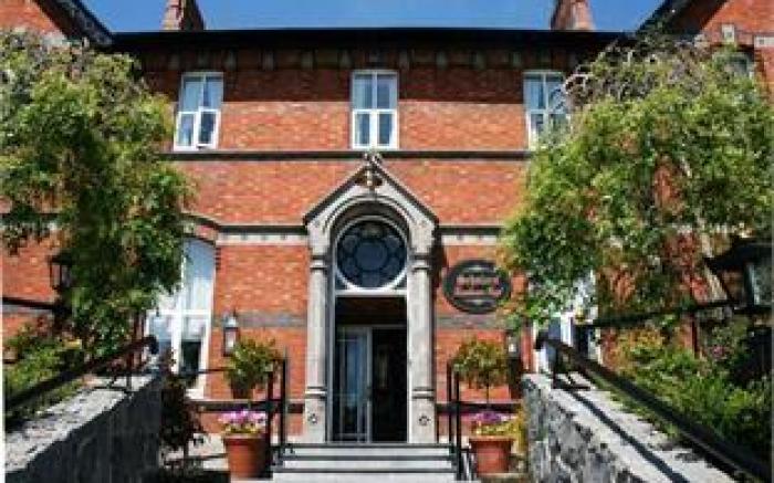 Scholars Townhouse Hotel