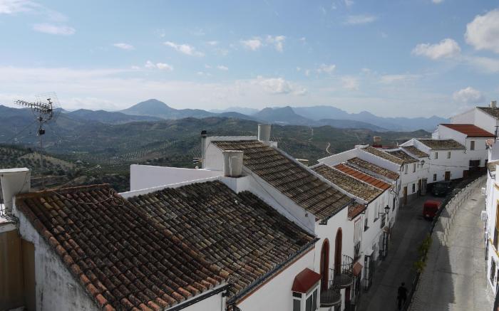 Lemon Tree Patio is a delightful home in Olvera, Cadiz Andalucia, Spain
