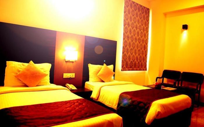 Kanishk Hotel