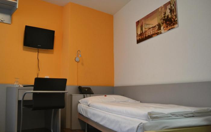 Alexander Guesthouse