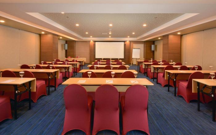 Platinum Adisucipto Hotel & Conference Center
