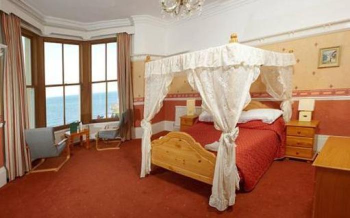 Delmont Hotel