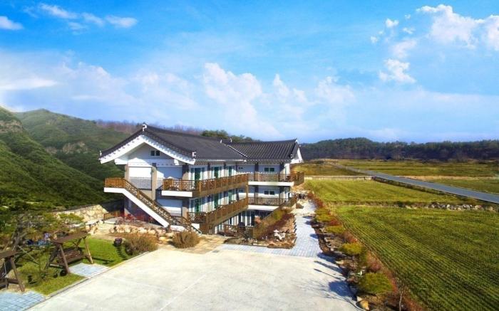 Gyeongju Star Light Travel Hanok Pension