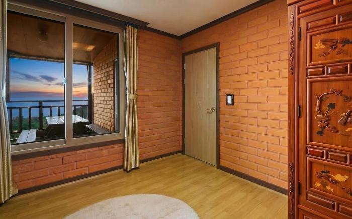 Yeosu Hwangto Pension