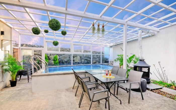 Seogwipo Dawa Pool Villa Pension