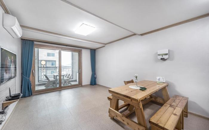 Yeosu Junghyun Pension