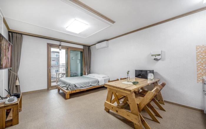 Yeosu Junghyun Pension