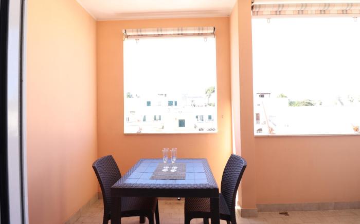 Modern Holiday Apartment With Wi-fi, Air Conditioning And Balcony Pets Allowed